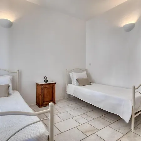 Big Blue Sunset View Angairiá